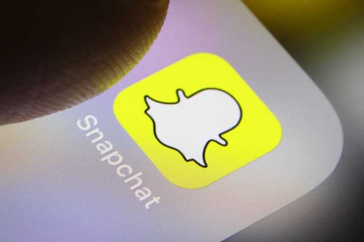 Method 5: Hack Somebody's Snapchat with Taking Screenshots